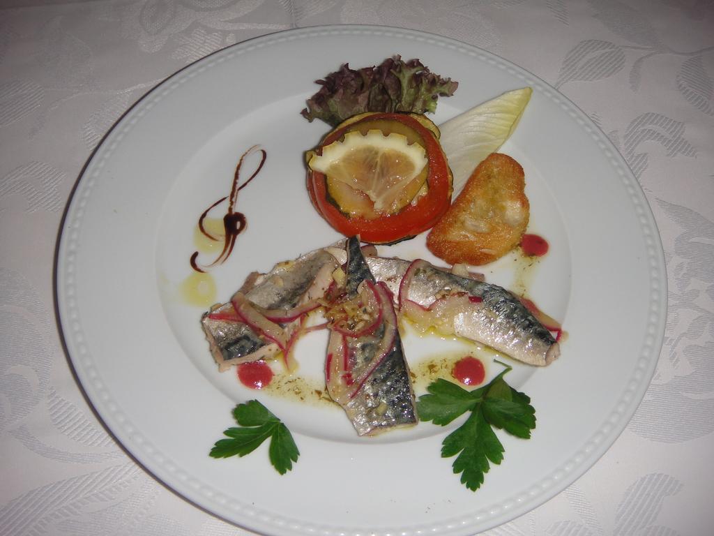 Hotel L' Ecu Montbard Pokój zdjęcie