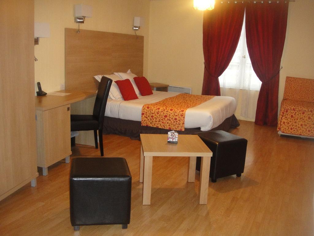 Hotel L' Ecu Montbard Pokój zdjęcie