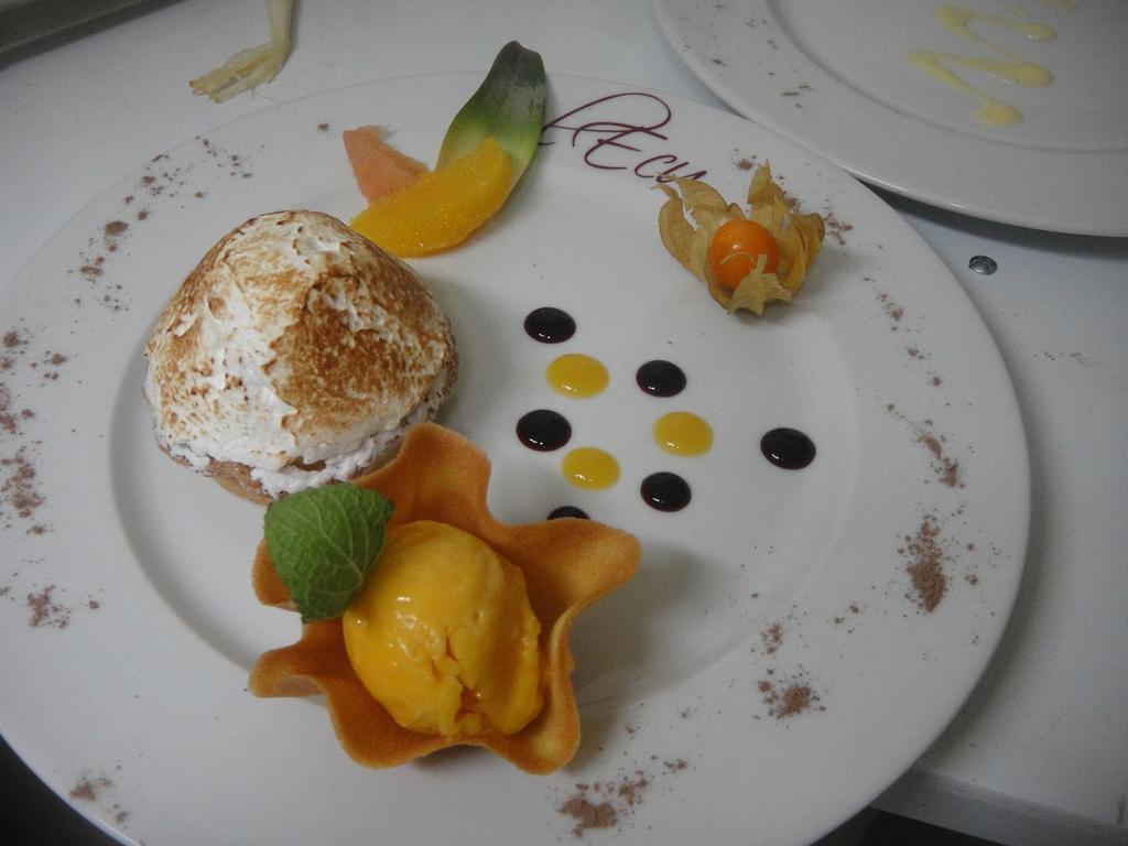 Hotel L' Ecu Montbard Zewnętrze zdjęcie