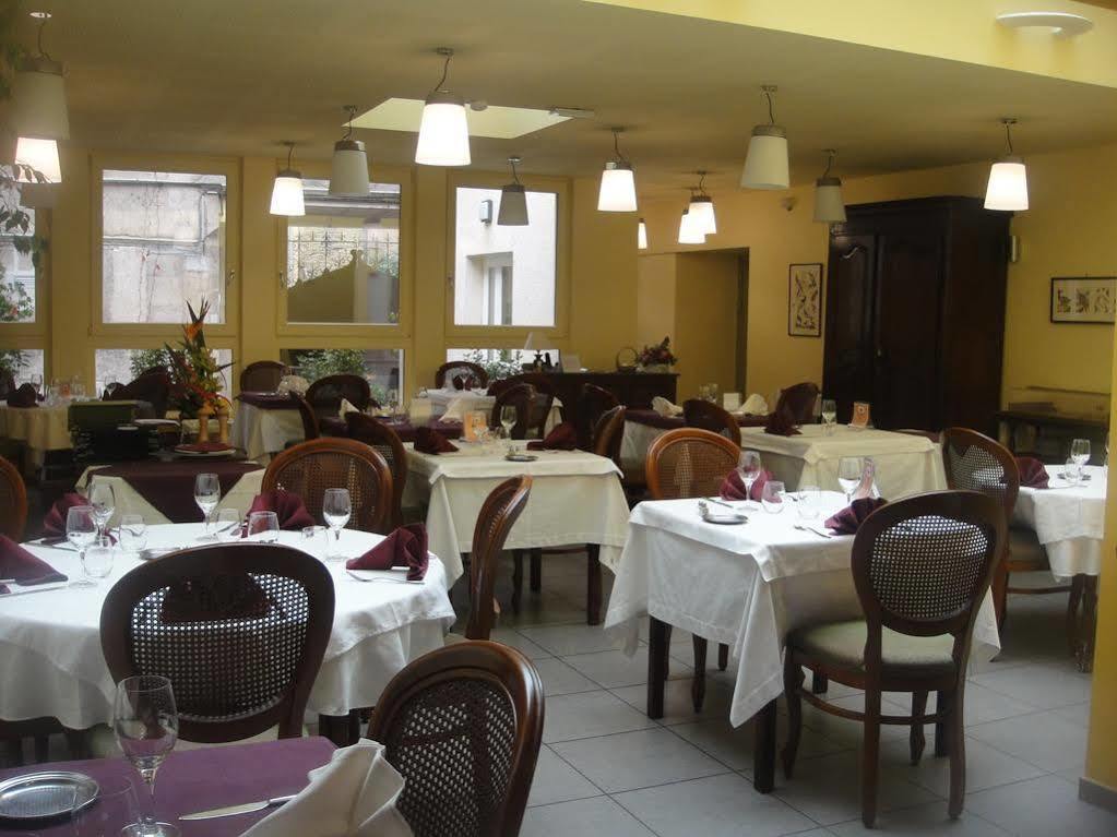 Hotel L' Ecu Montbard Zewnętrze zdjęcie